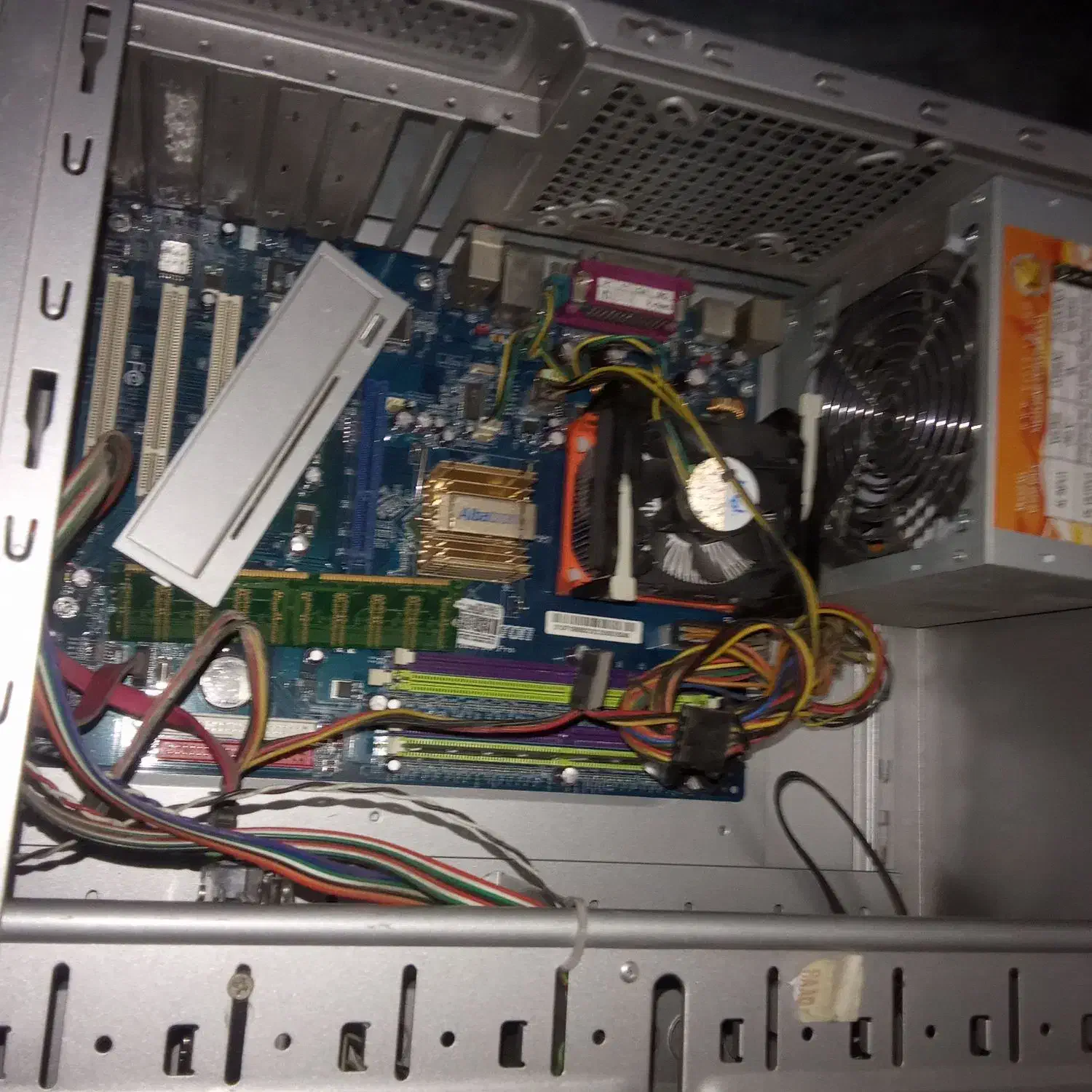 کیس|رایانه رومیزی|یزد, |دیوار