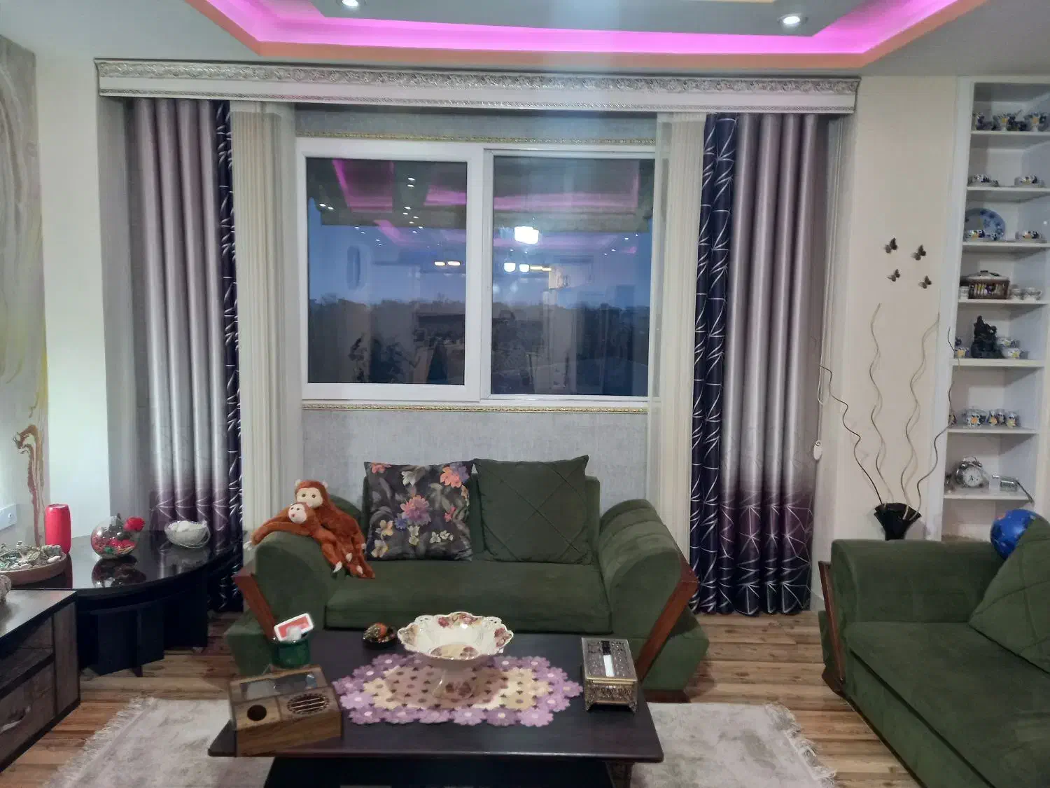 مبل ۷ نفره|مبلمان خانگی و میز عسلی|رشت, معلم|دیوار