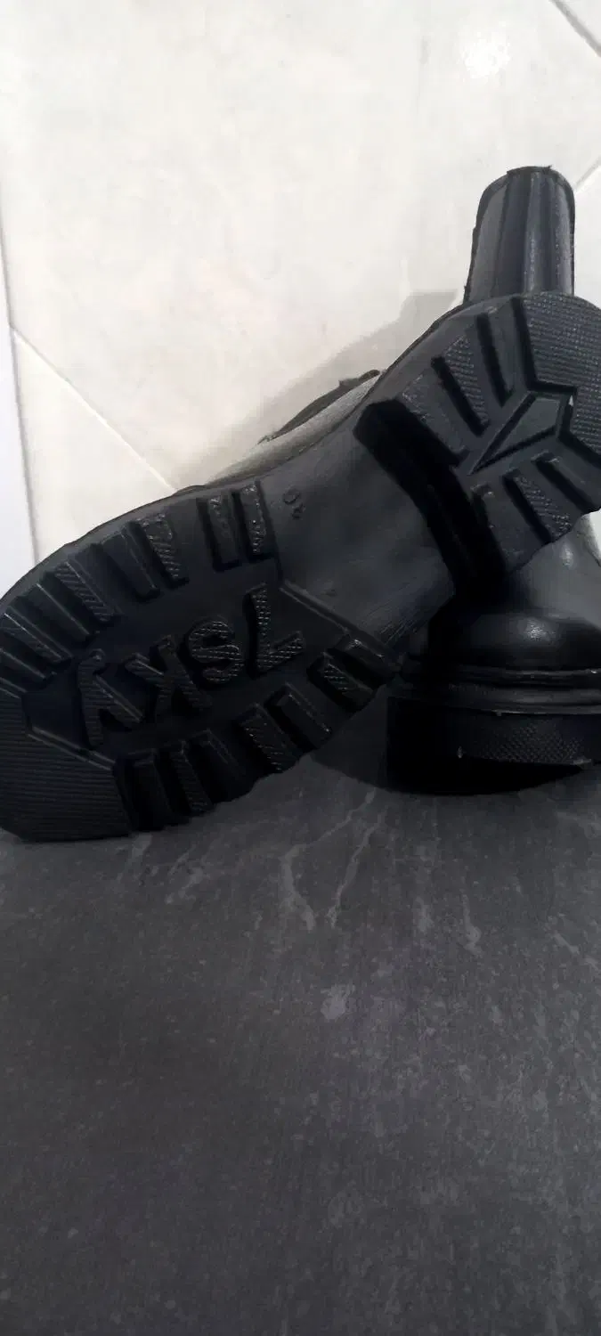 نیم بوت نو|کیف، کفش، کمربند|نیشابور, میدون بار|دیوار