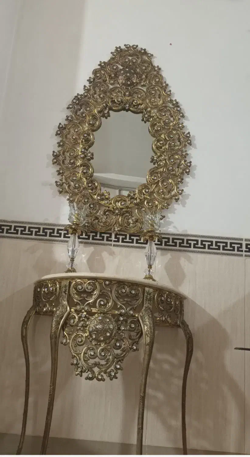 آینه وشمعدان|آینه|رباط‌کریم, رباط‌کریم|دیوار