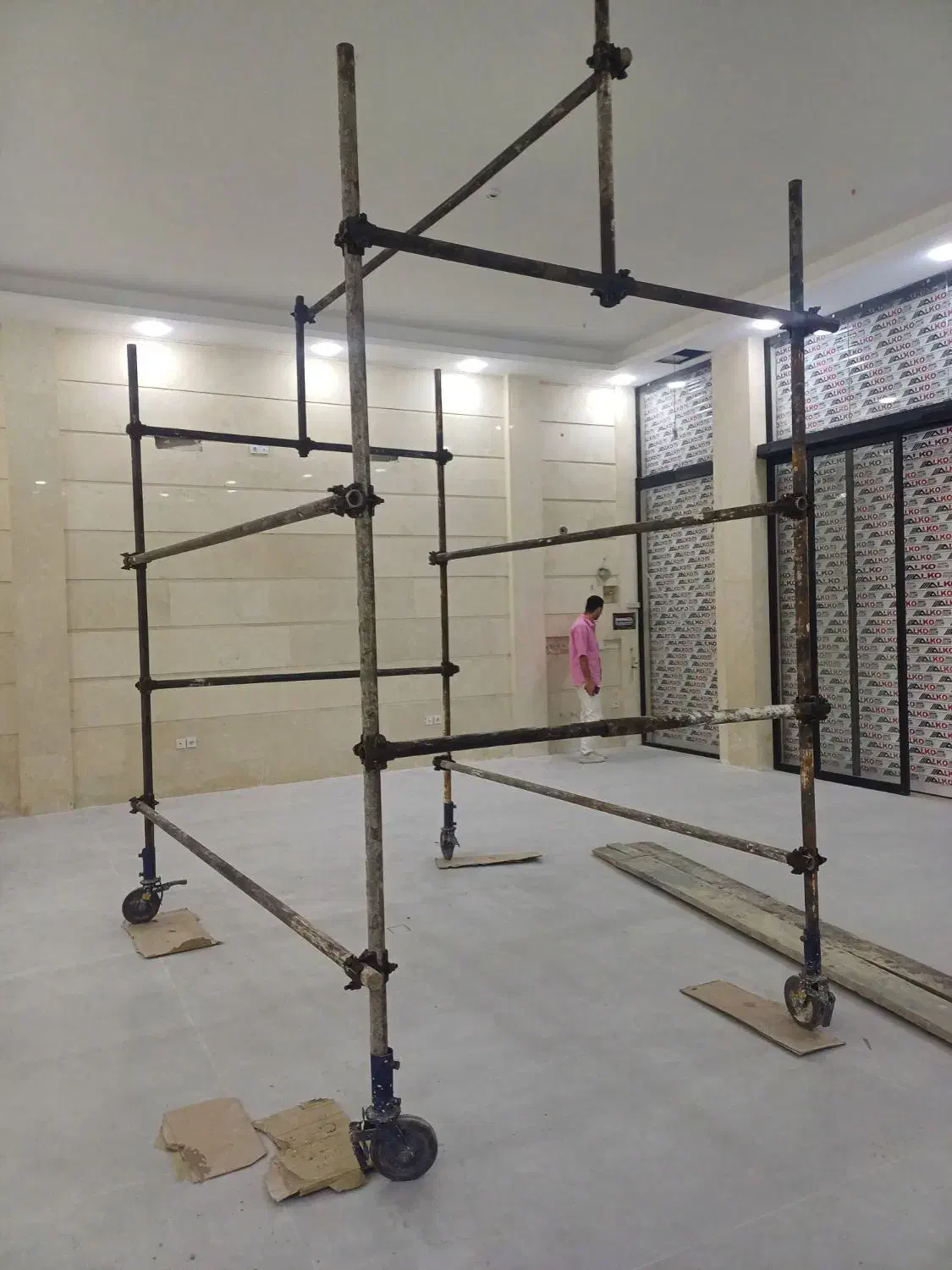 نصب داربست فلزی‌ اجاره تخته وبشکه      *شایان *|خدمات پیشه و مهارت|مشهد, وکیل‌آباد|دیوار