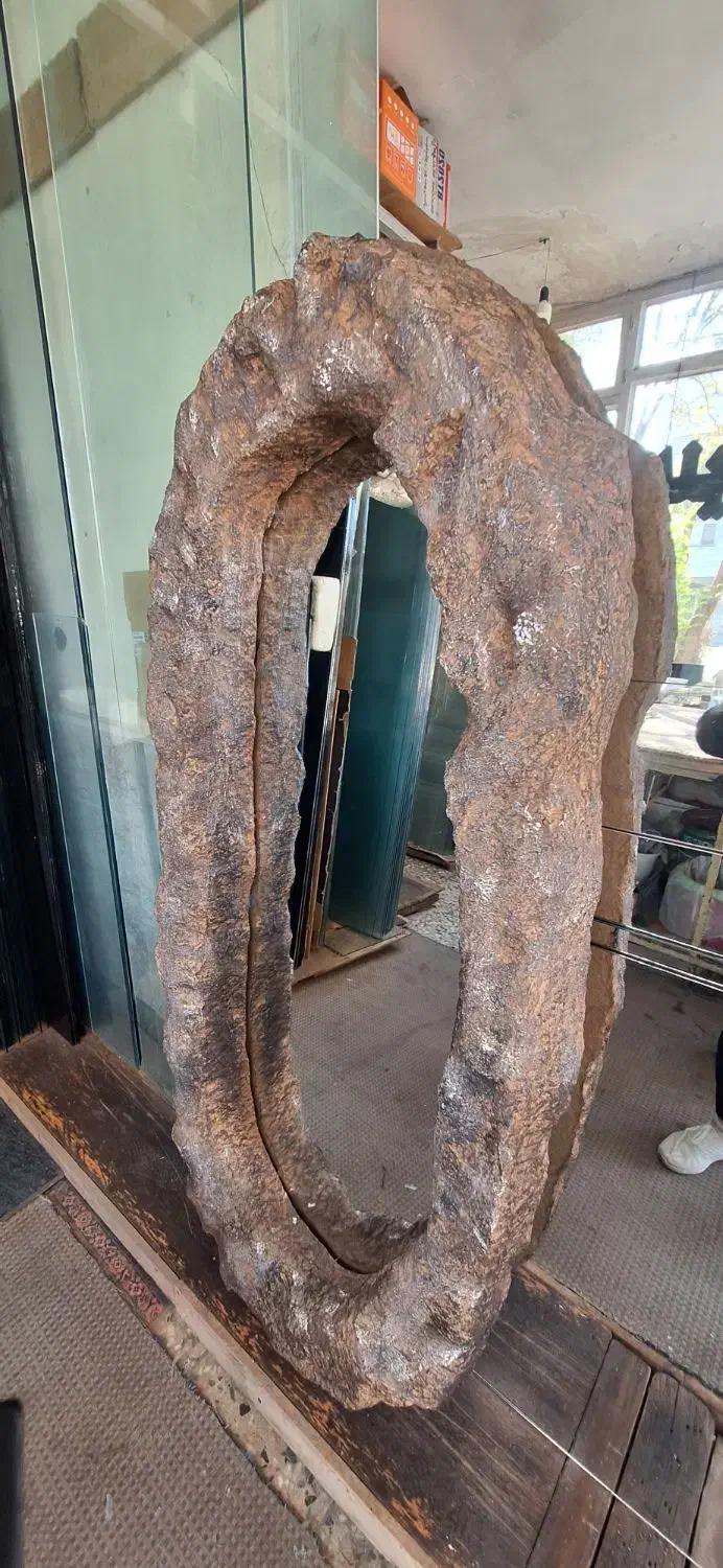 آینه صخره ای|آینه|مشهد, رستگار|دیوار