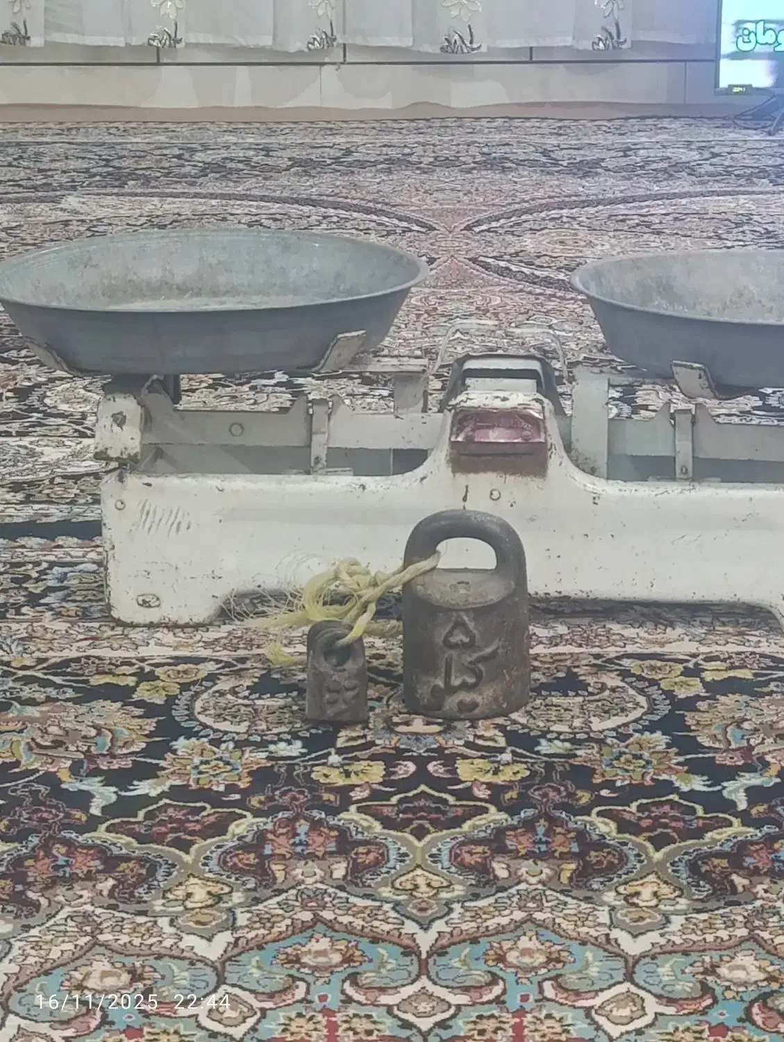 ترازو سنگی قدیمی|کلکسیون اشیاء عتیقه|ایذه, |دیوار