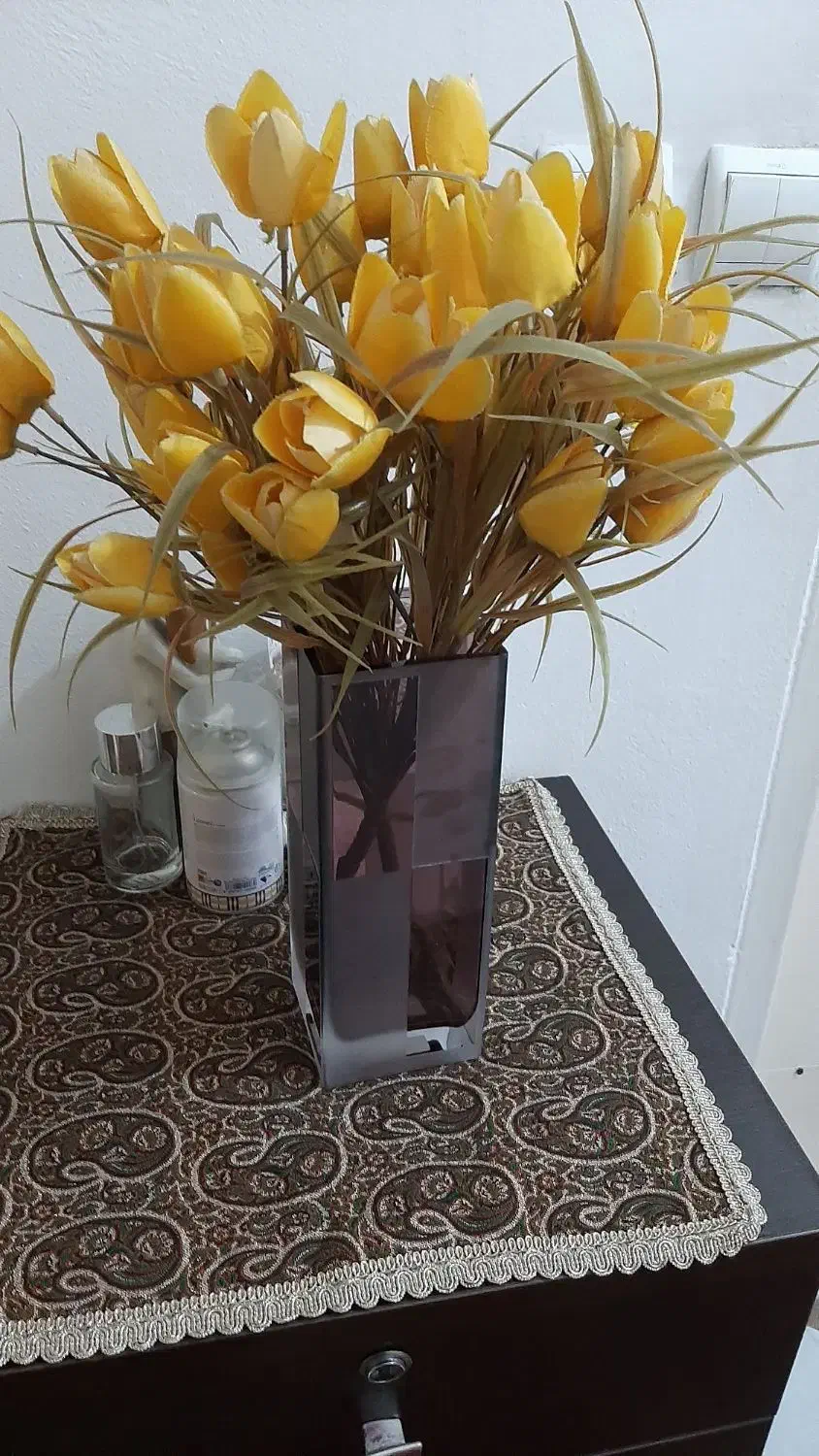 گل همراه با گلدان|گل مصنوعی|تهران, امانیه|دیوار