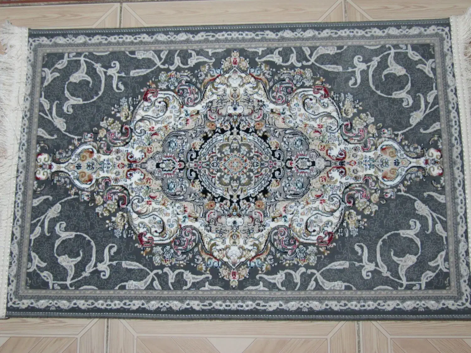 فرش پادری ۱۵۰۰شانه اکرولیک|پادری|تبریز, |دیوار