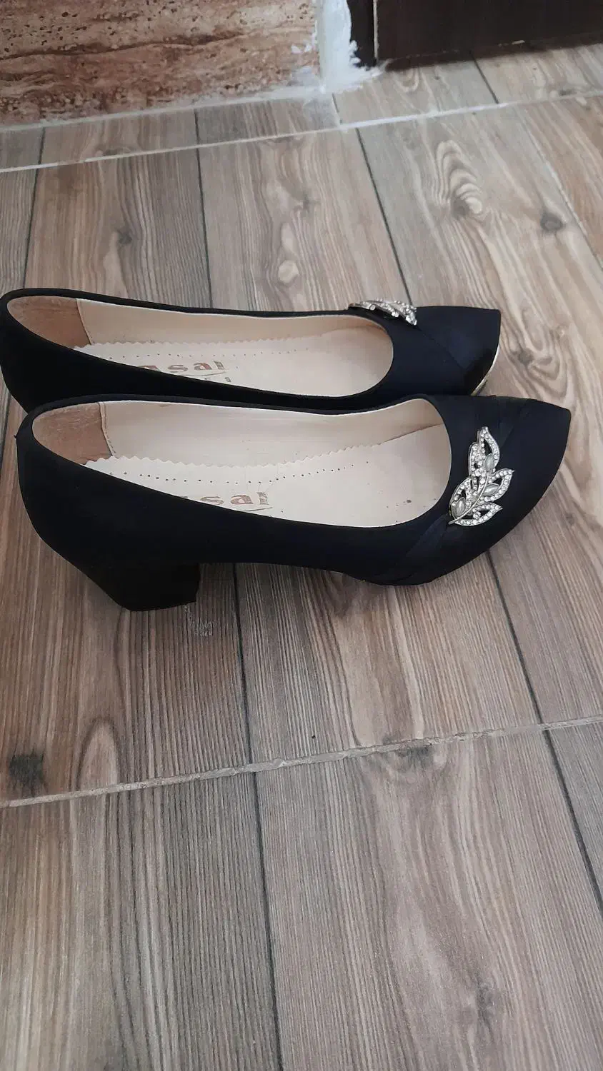 کفش مجلسی هرکدوم ۲۰۰هزارتومان|کیف، کفش، کمربند|رشت, نظری|دیوار