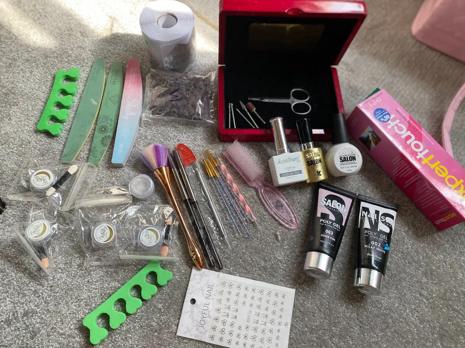 وسایل ناخن کاری چندماه خریده شده ب فروش میرسد|آرایشی، بهداشتی، درمانی|چالوس, |دیوار