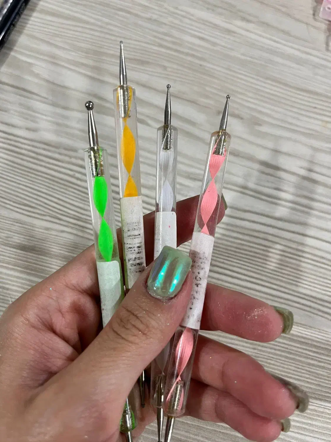 لوازم کاشت ناخن|آرایشگاه و سالن‌های زیبایی|مشهد, نوید|دیوار