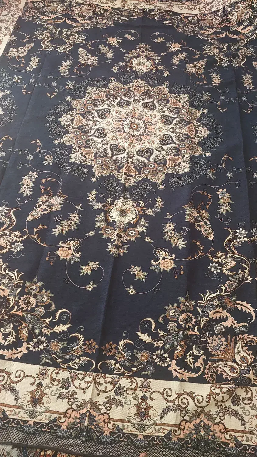 سه عدد روفرشی دوتا ۶متری کش دار یک عدد ۱۲متری مخمل|روفرشی|همدان, |دیوار