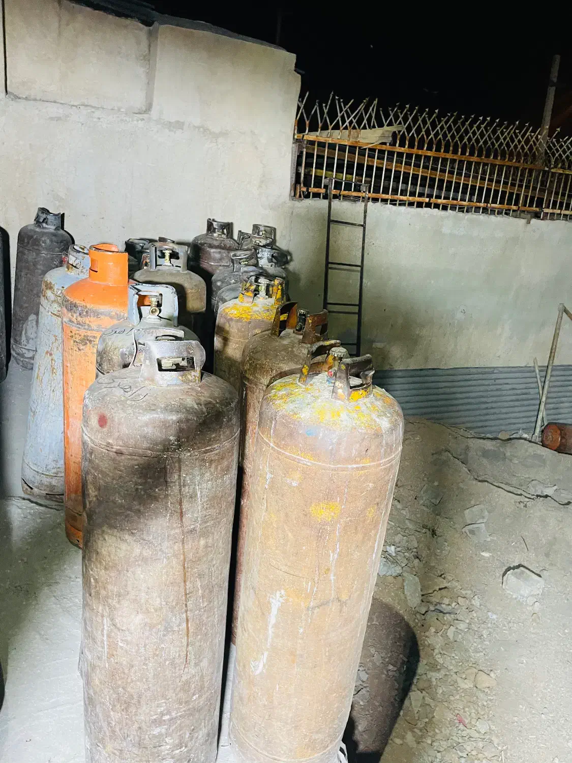 کپسول ۵۰ کیلویی|اجاق گاز و لوازم برقی پخت‌وپز|شیراز, شهرک کوثر|دیوار