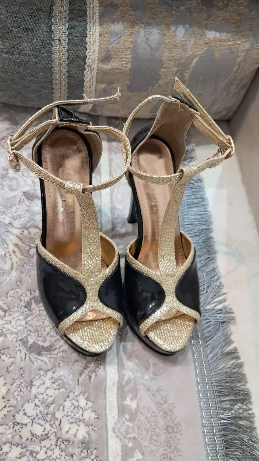 کفش مجلسی مشکی واقعا برا فروشه|کیف، کفش، کمربند|قم, آلوچو|دیوار