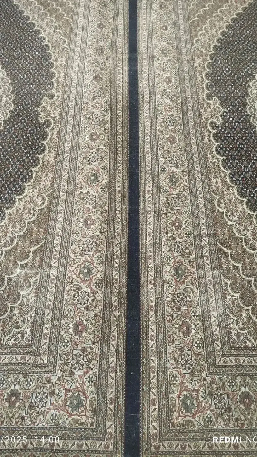 تازه تمام کردم بدون ایراد فرش تحویل میدم|فرش|مرند, |دیوار