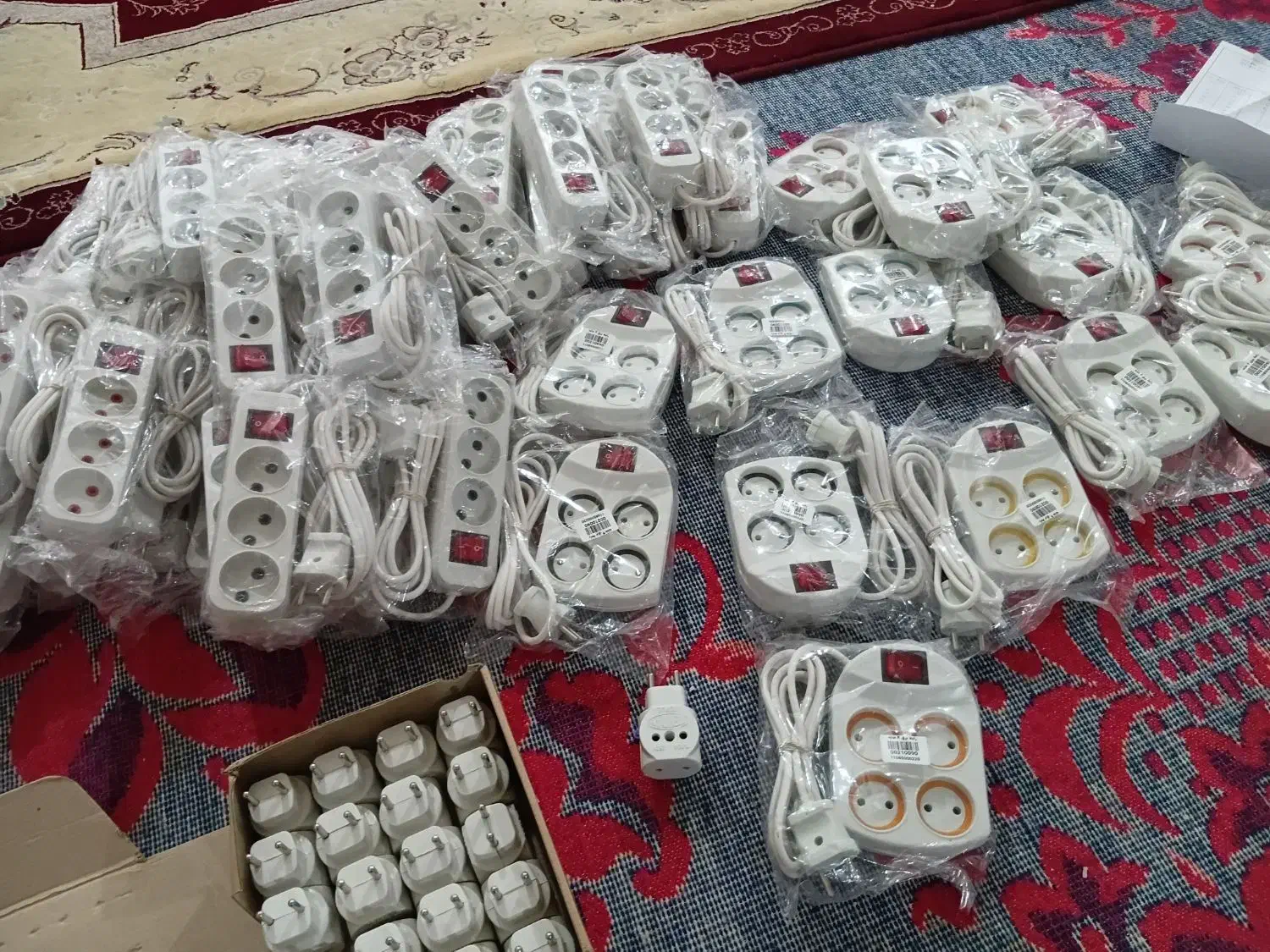 سه راه و چهار راه برق سه راهی چهار راهی برق|مصالح و تجهیزات ساختمان|قروه, |دیوار