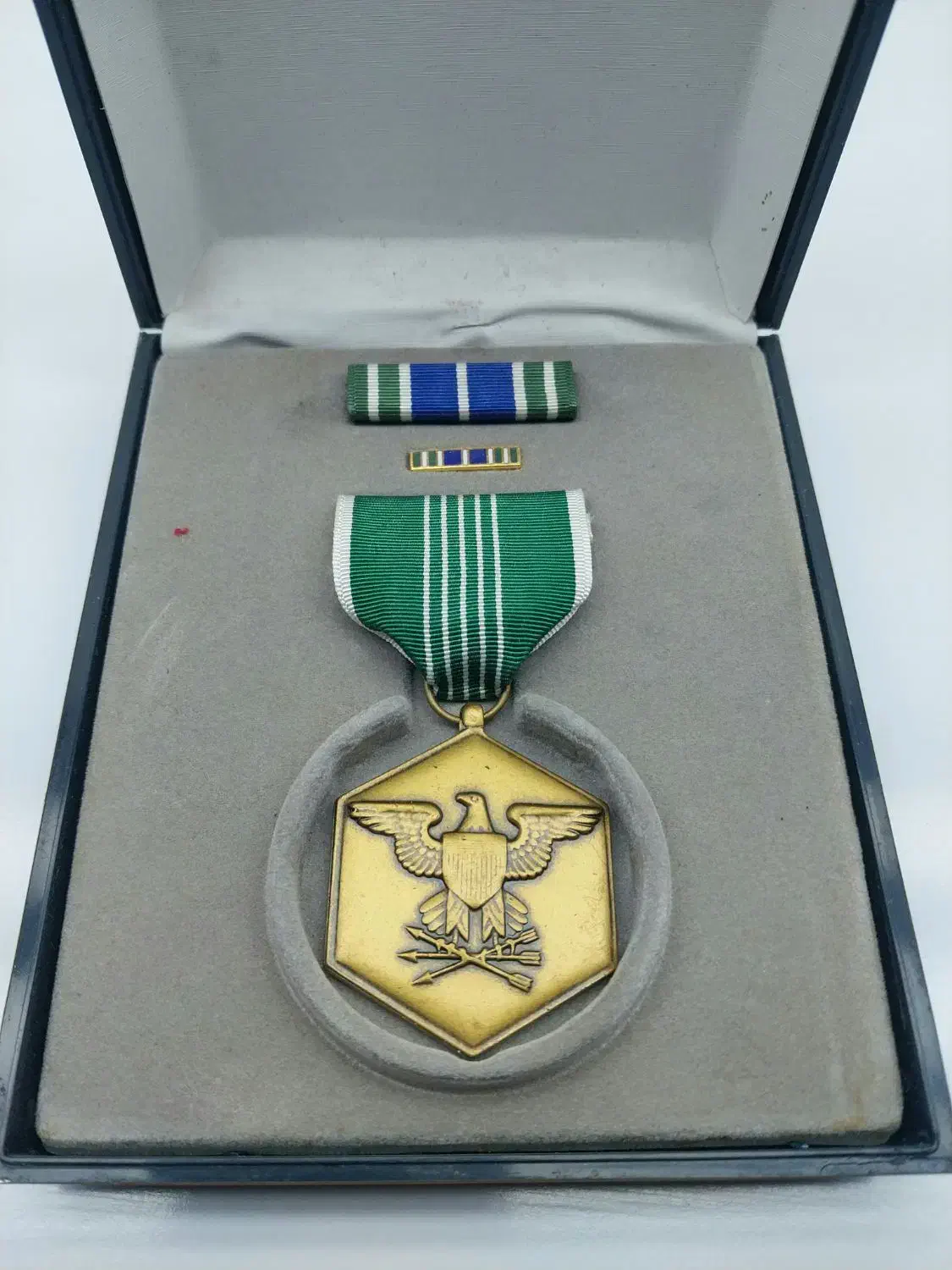 مدال کلکسیونی|کلکسیون اشیاء عتیقه|تهران, لاله زار|دیوار