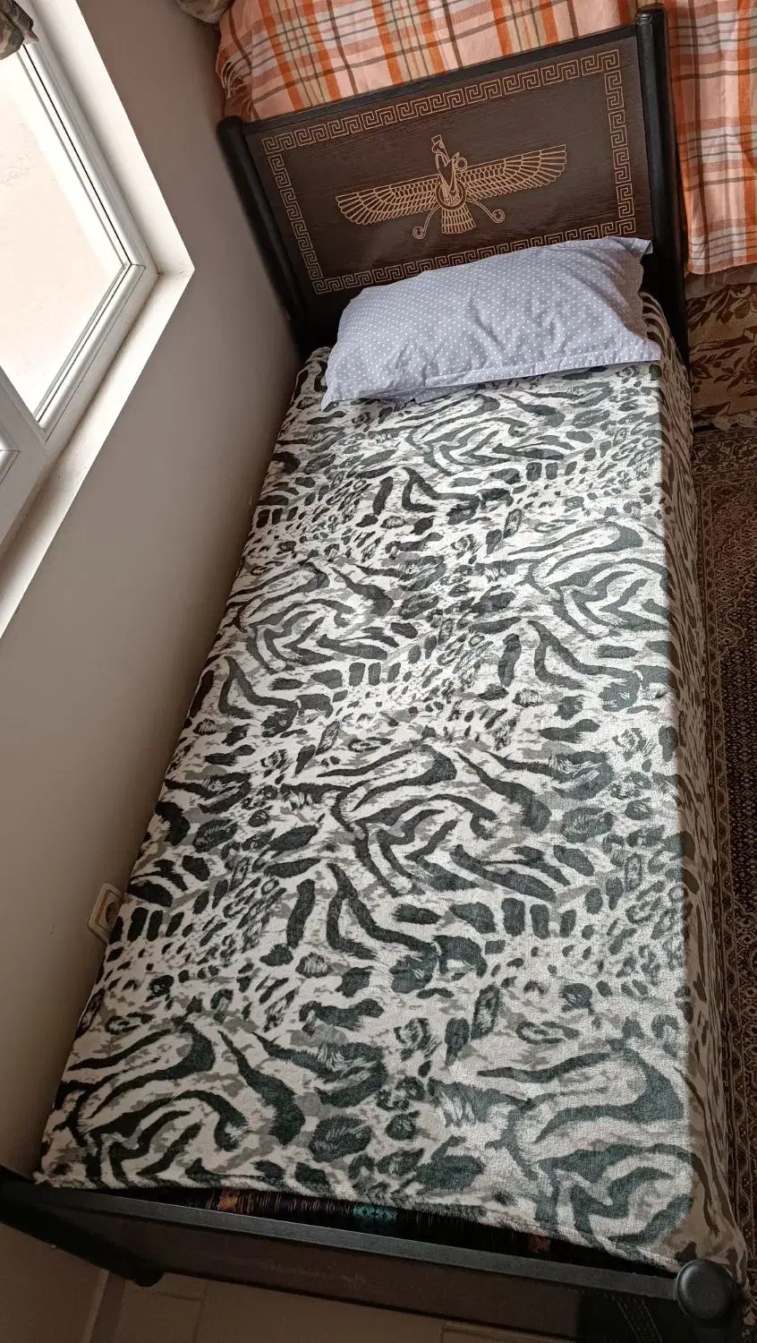 تخت تک نفره همراه تشک|تخت و سرویس خواب|پرند, فاز ۶|دیوار