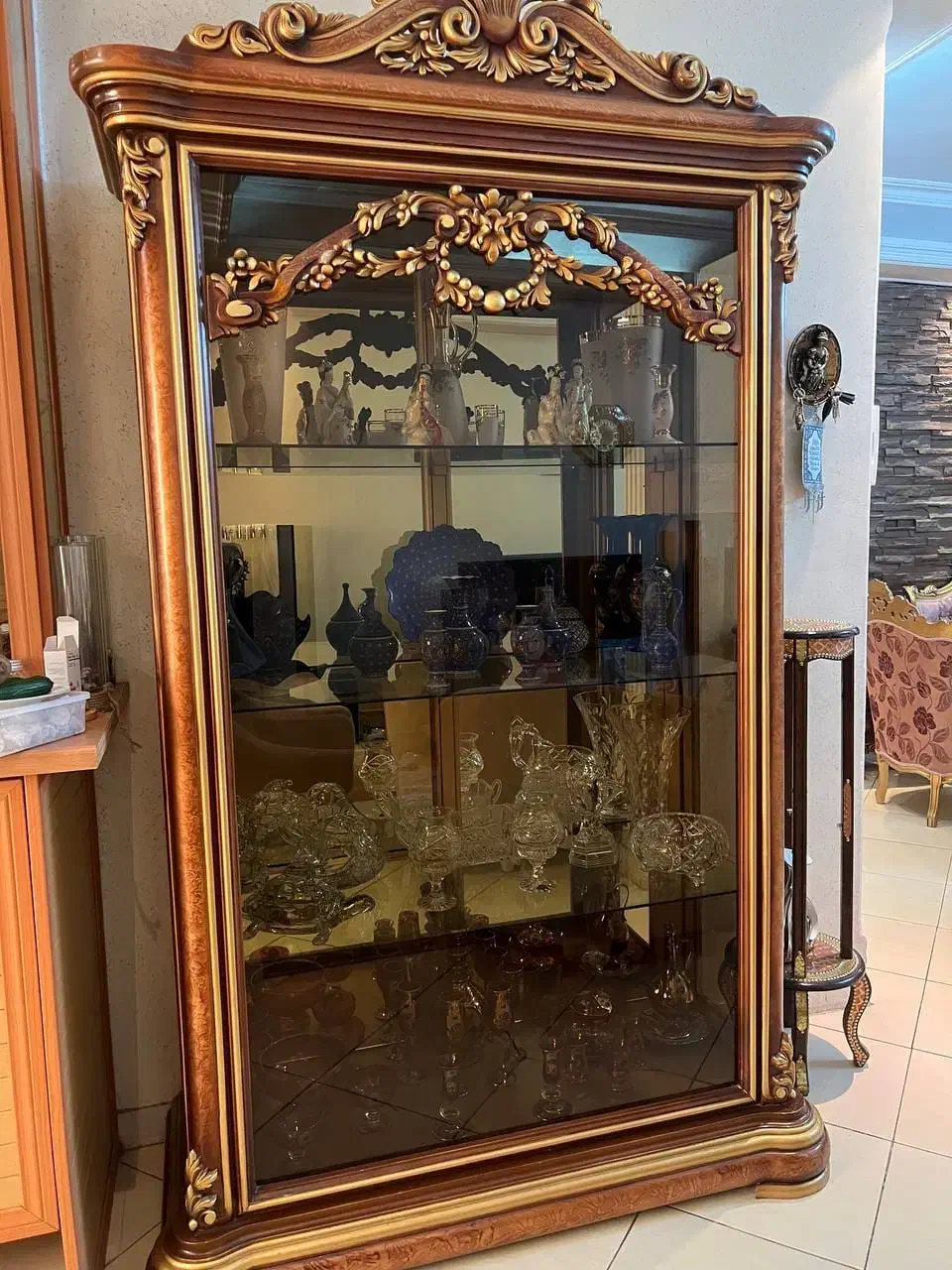 ویترین سالم چوب گردو|بوفه، ویترین، کنسول|تهران, توحید|دیوار