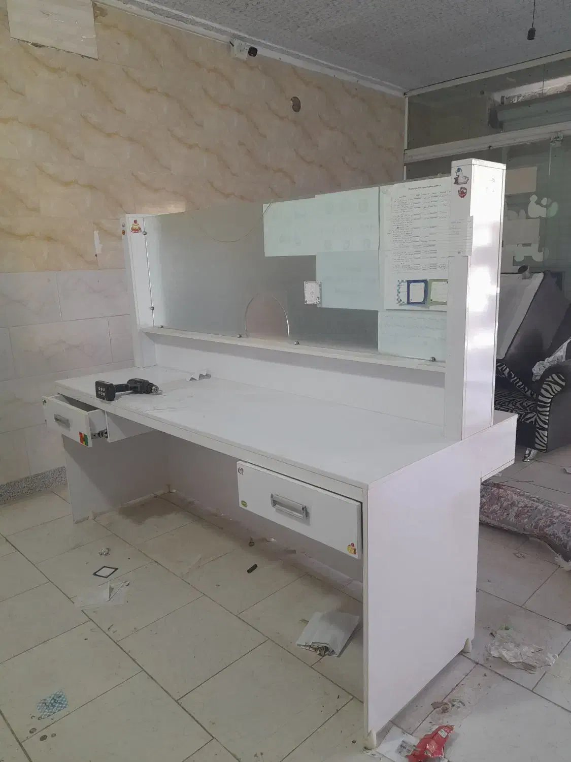 میز|میز تحریر و کامپیوتر|کلاله, |دیوار