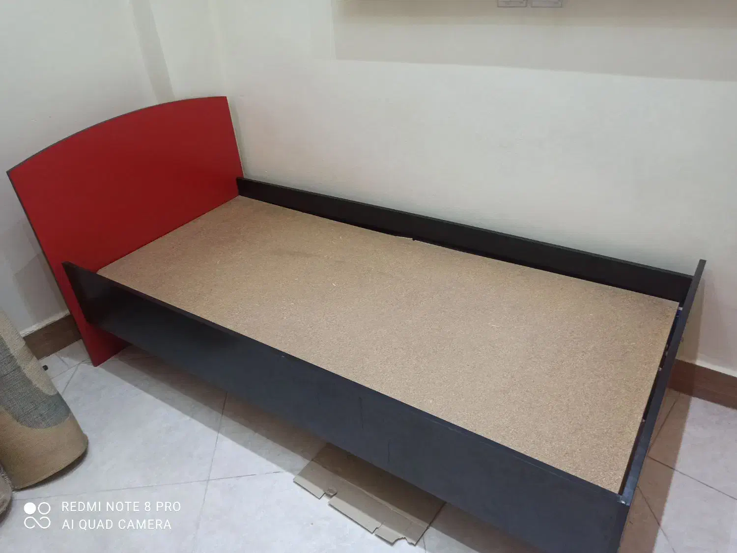 تخت خواب یک نفره|تخت و سرویس خواب|پیر بکران, |دیوار