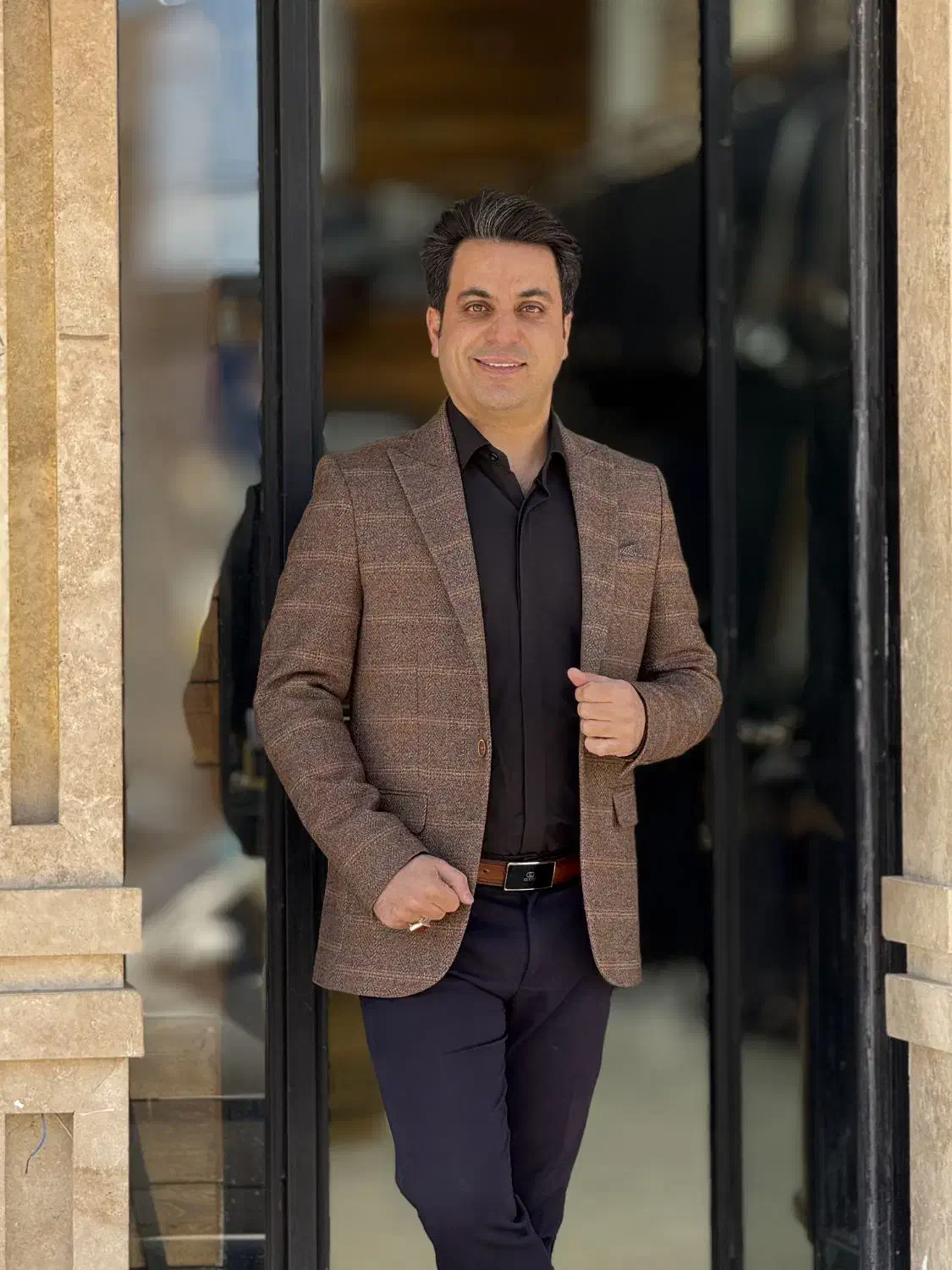 شیک پوشان|لباس|تربت‌حیدریه, اندیشه|دیوار