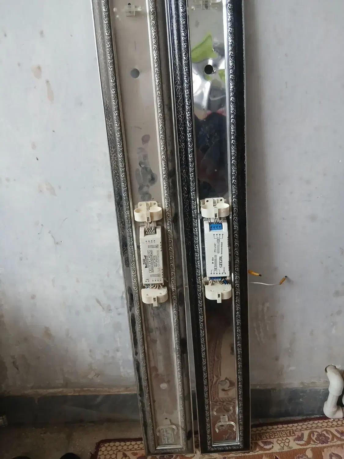 دوعددقاب مهتابی.|لامپ و چراغ|ساوه, |دیوار