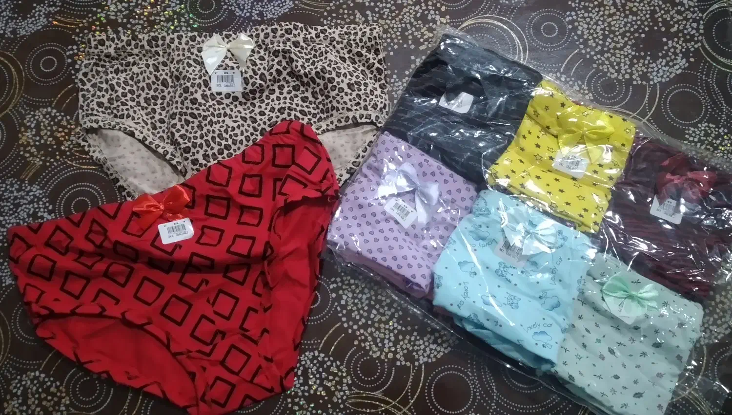 لباس زیر زنانه|لباس|هشتگرد, شهرک وحدت|دیوار