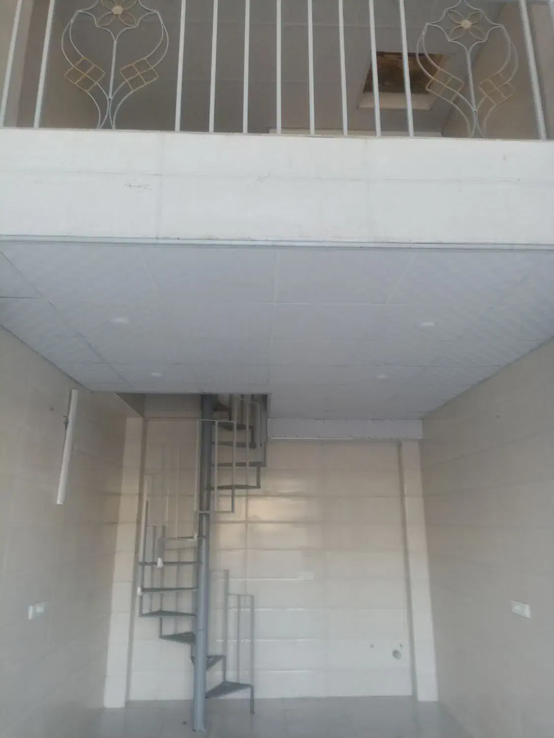 رهن و اجاره مغازه|اجارهٔ مغازه و غرفه|شیراز, شهرک صادقیه|دیوار