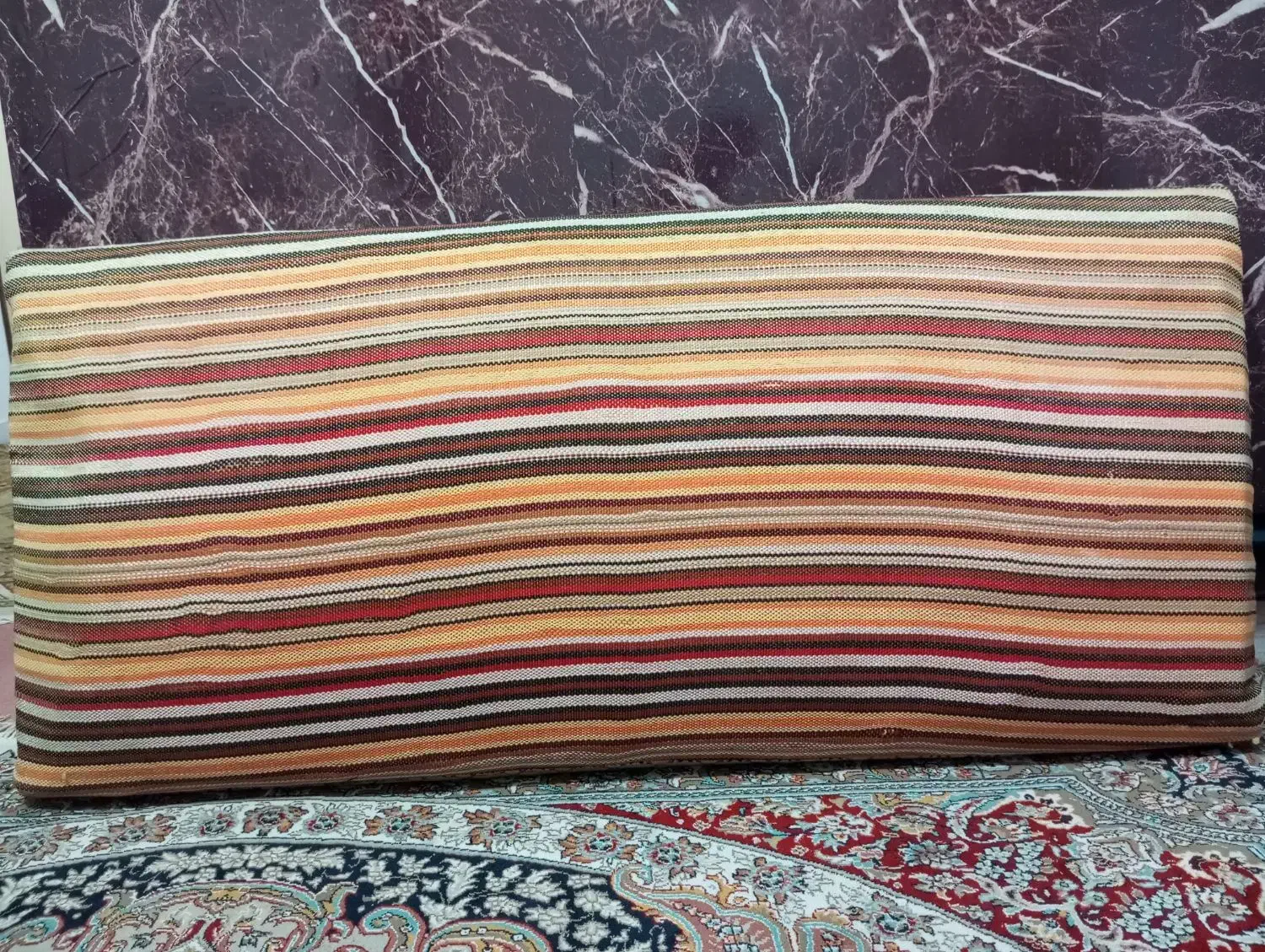 پشتی ۴عدد در حدنو|پشتی|صومعهسرا, |دیوار