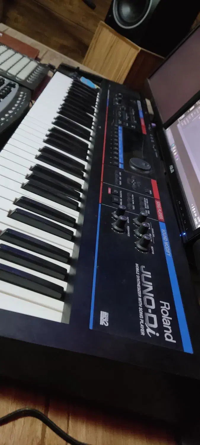 سینتی سایزر و کیبورد رولند|پیانو، کیبورد، آکاردئون|بجنورد, |دیوار