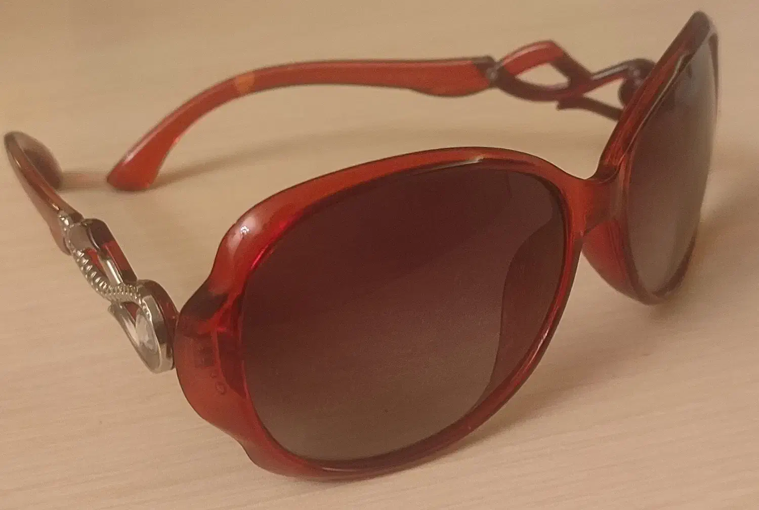 عینک افتابی|زیورآلات و اکسسوری|تربت‌حیدریه, کلاته توکلی|دیوار