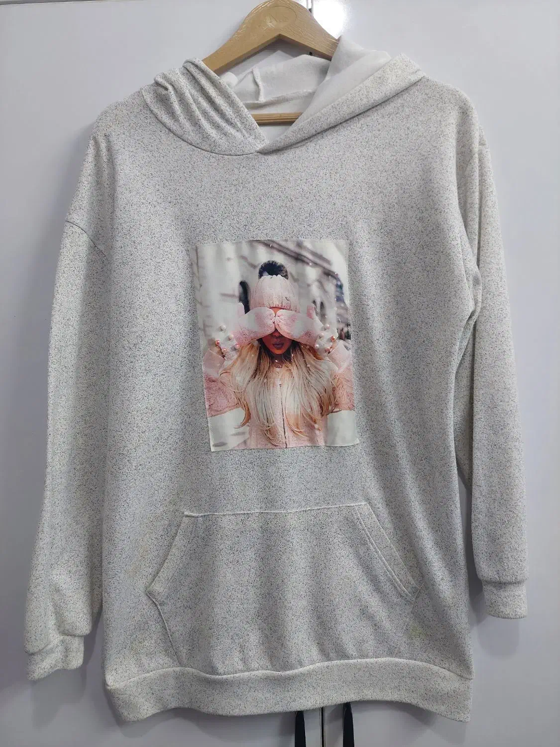 دو عدد هودی نو|لباس|جهرم, |دیوار