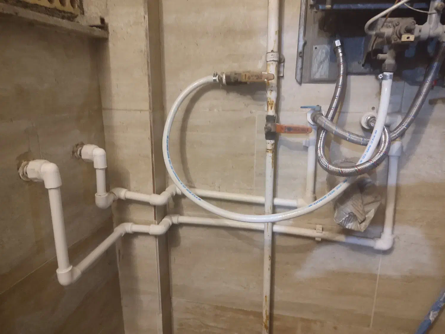 نصب وتعمیرابگرمکن دیواری شیرالات پمپ ولوله کشی|خدمات پیشه و مهارت|بندر امام خمینی, |دیوار