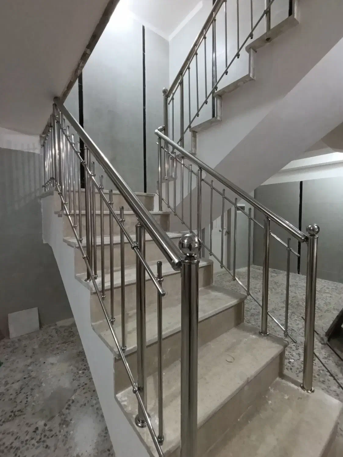 نصب نرده استیل آلومینیوم چوبی اقساطی|خدمات پیشه و مهارت|قزوین, |دیوار