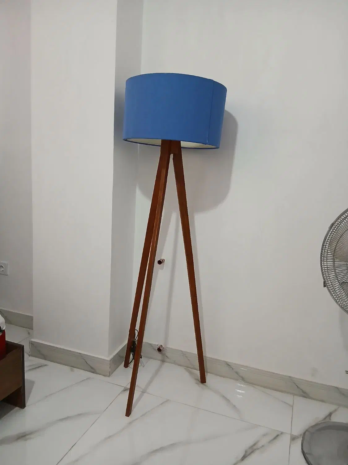 آباژور سه پایه نو|چراغ خواب و آباژور|تهران, شهرک ولیعصر جنوبی|دیوار