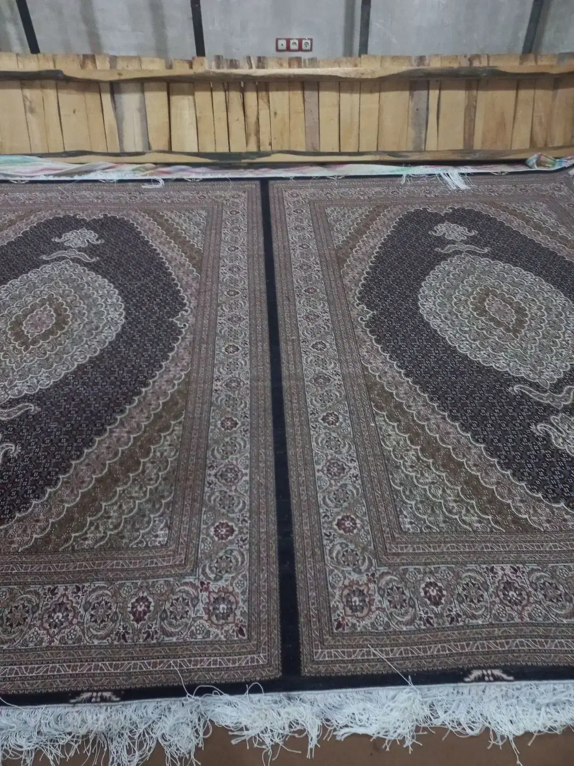 بسیار عالی بافت و نخ چهل رج ماهی جفت شش|فرش|ارومیه, |دیوار