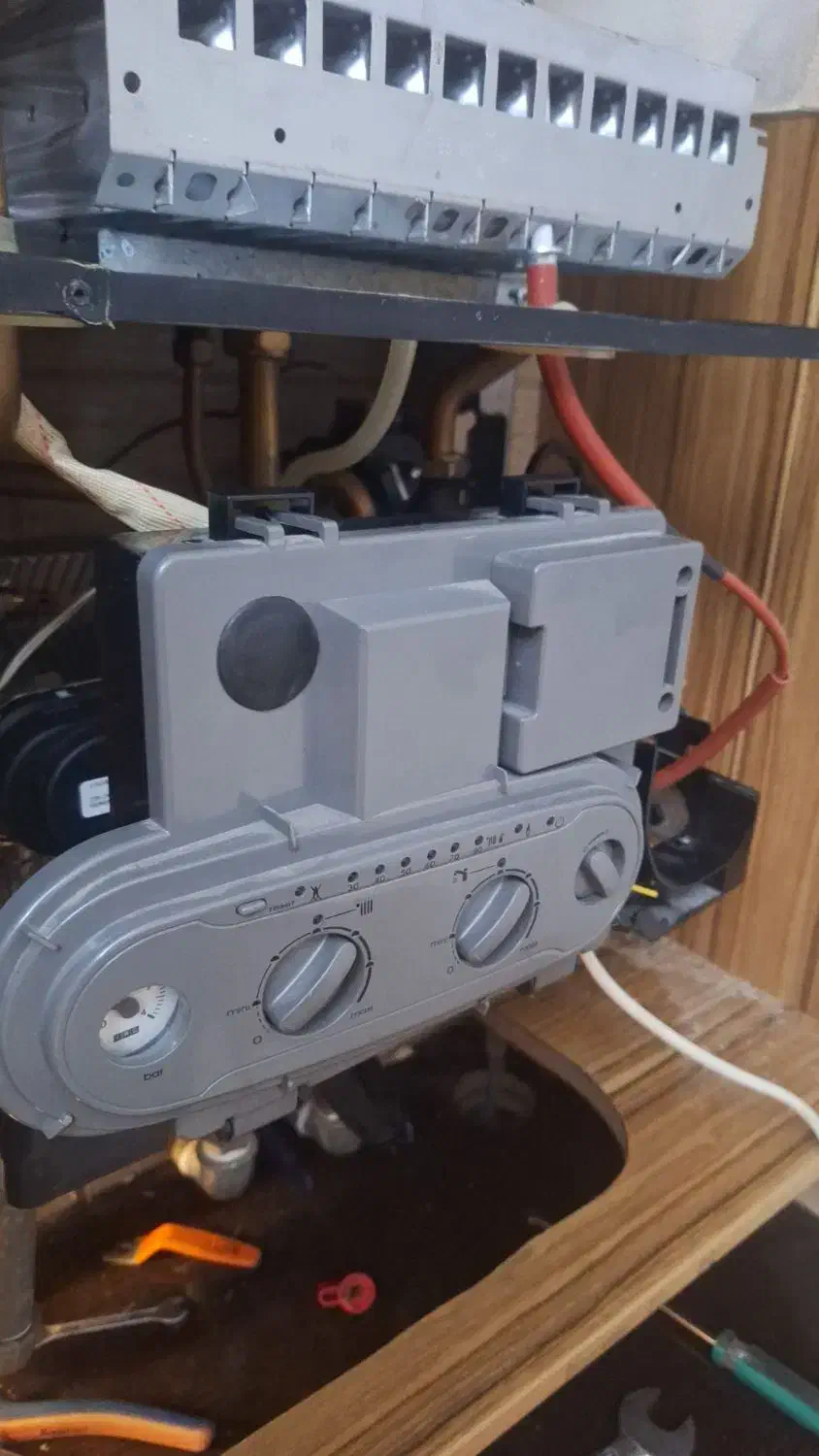 خدمات تخصصی و فوری تعمیر، نصب و سرویس انواع پکیج|خدمات پیشه و مهارت|شیراز, جانبازان|دیوار