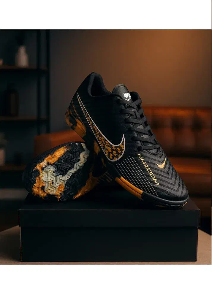 کفش فوتسال|کیف، کفش، کمربند|ساری, |دیوار