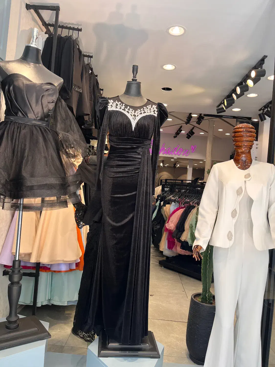 همکارخانم باروابط عمومیه بالا نیمه وقت یا تمام وقت|استخدام بازاریابی و فروش|تهران, افسریه شمالی|دیوار