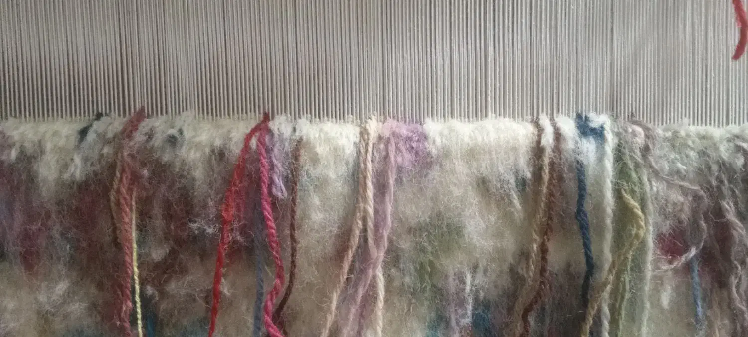 راهنمایی میخام|فرش|نیشابور, دربقاضی|دیوار