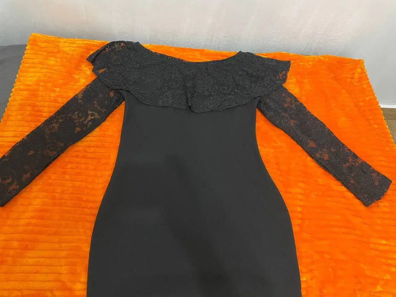 پالتو|لباس|رشت, دروازه لاکان|دیوار