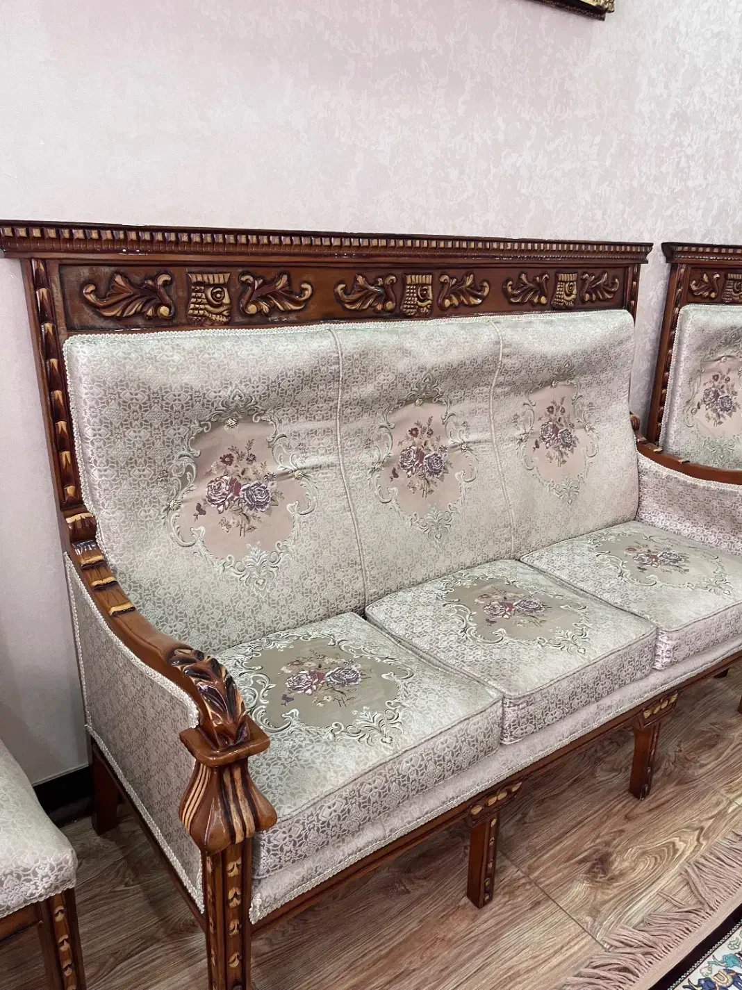 مبل ۹ نفره هخامنشی و میزنهارخوری|مبلمان خانگی و میز عسلی|اسلامشهر, شهرک واوان|دیوار