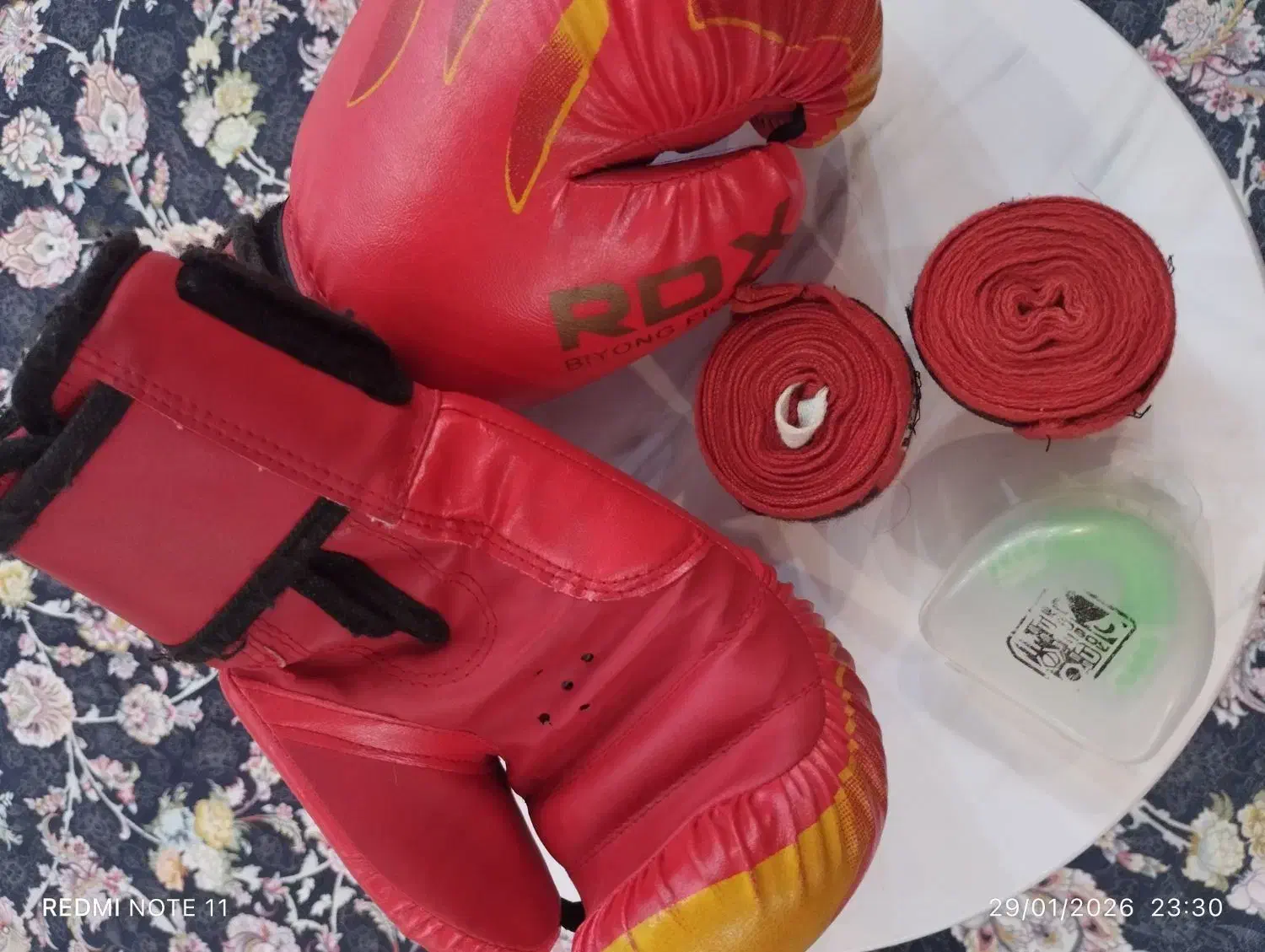 دستکش بوکس|تجهیزات ورزشی|قلعه نو, |دیوار