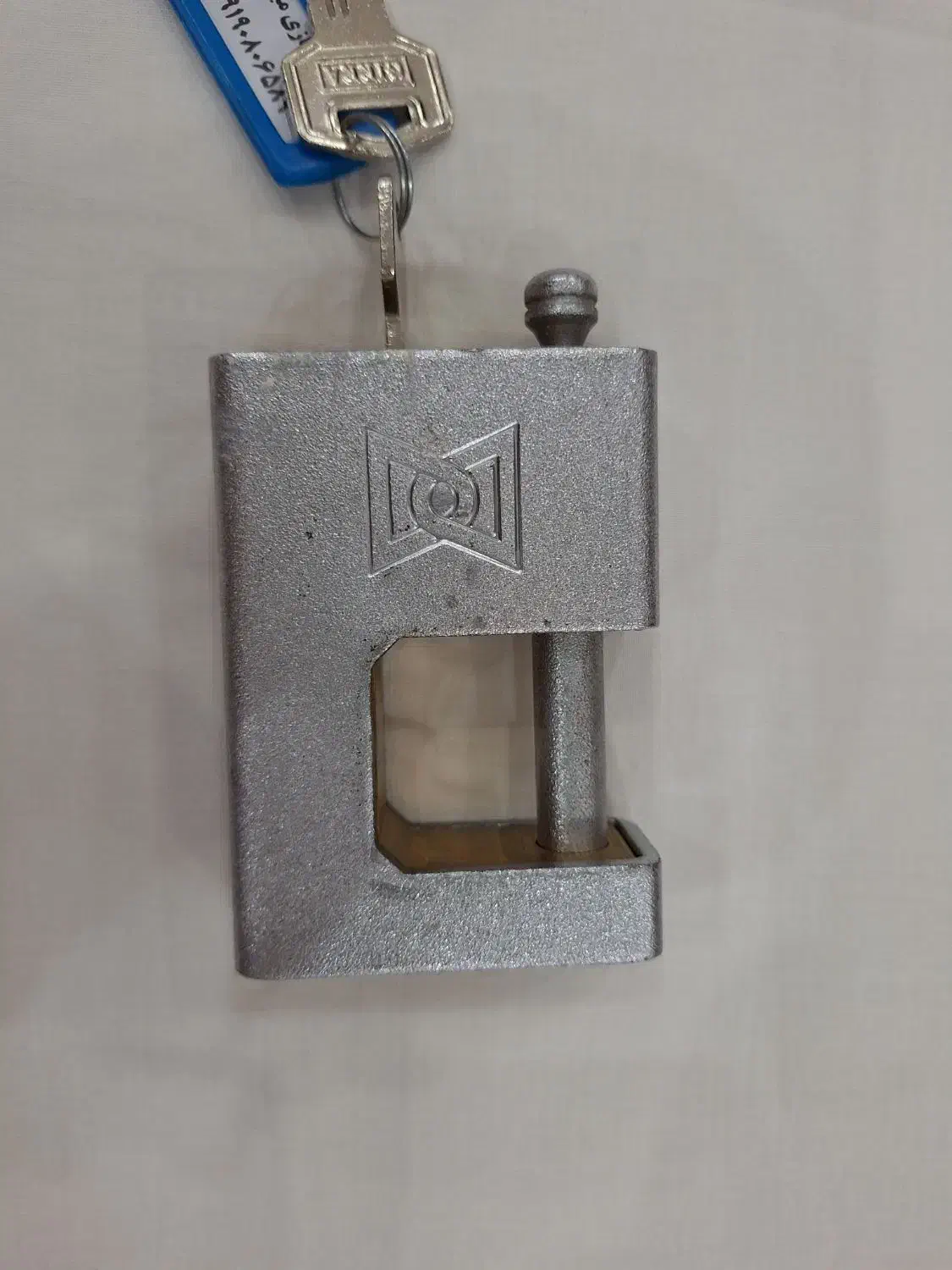 پنج عدد قفل کتابی|ابزارآلات|پرند, فاز ۶|دیوار