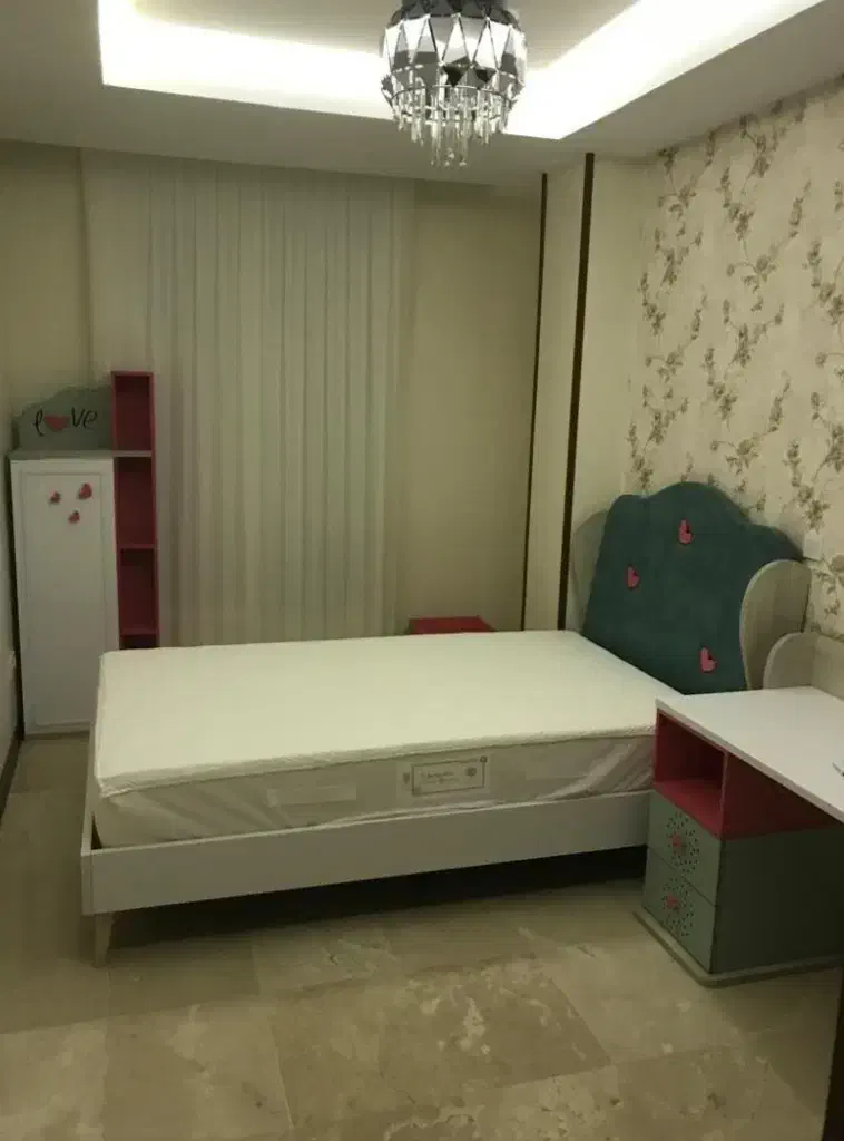 تخت نوجوان میز تحریر و کتابخانه و میز عسلی|تخت و سرویس خواب|تهران, پرواز|دیوار