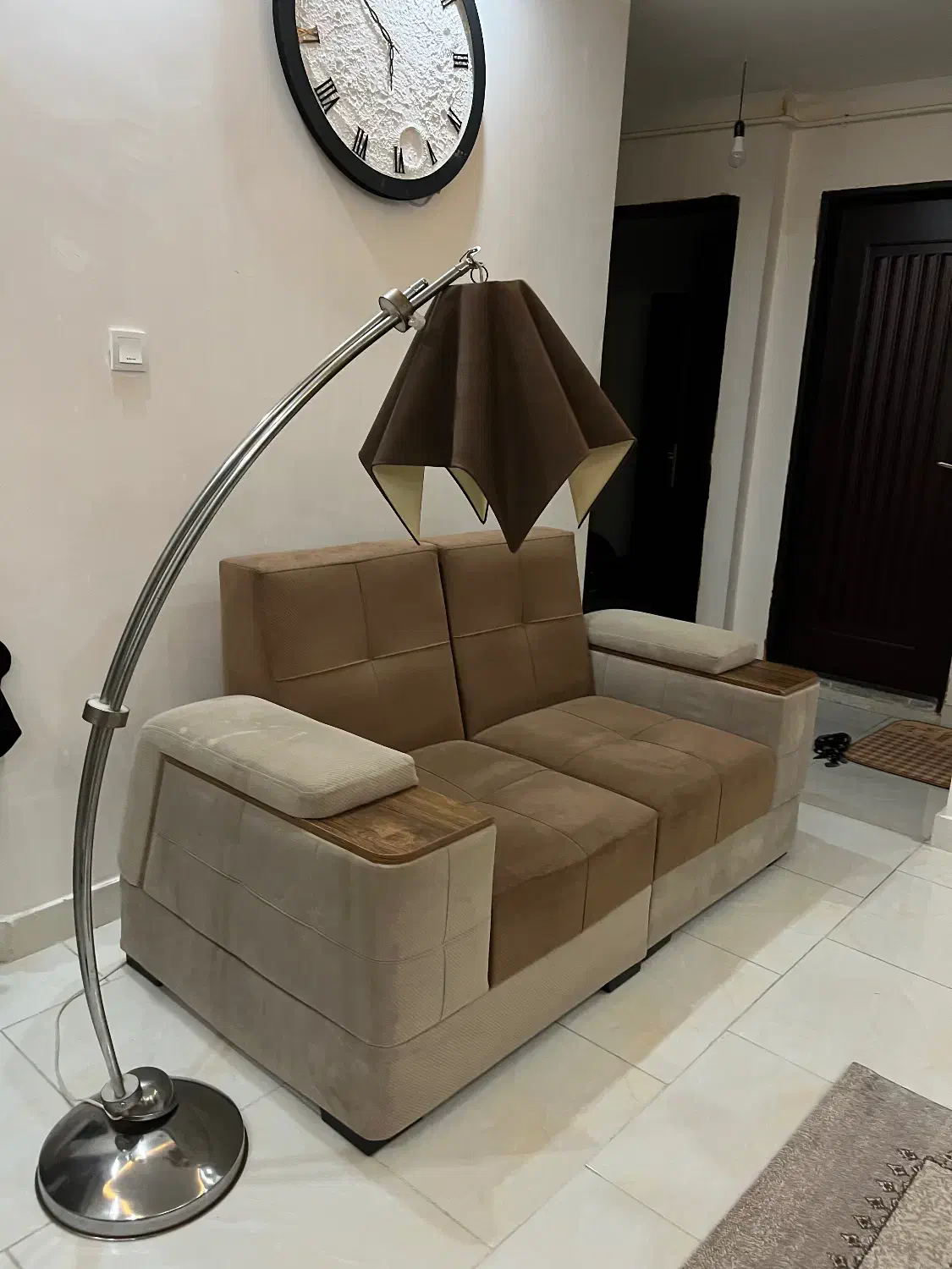 اباژور|چراغ خواب و آباژور|رشت, کوی مهر|دیوار