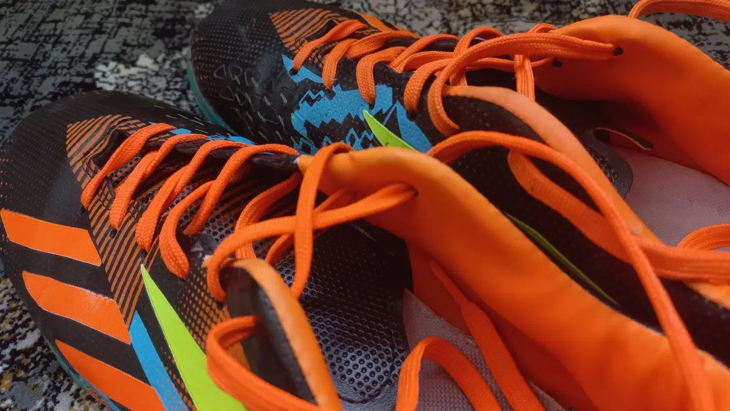 کفش فوتسال|کیف، کفش، کمربند|جهرم, |دیوار