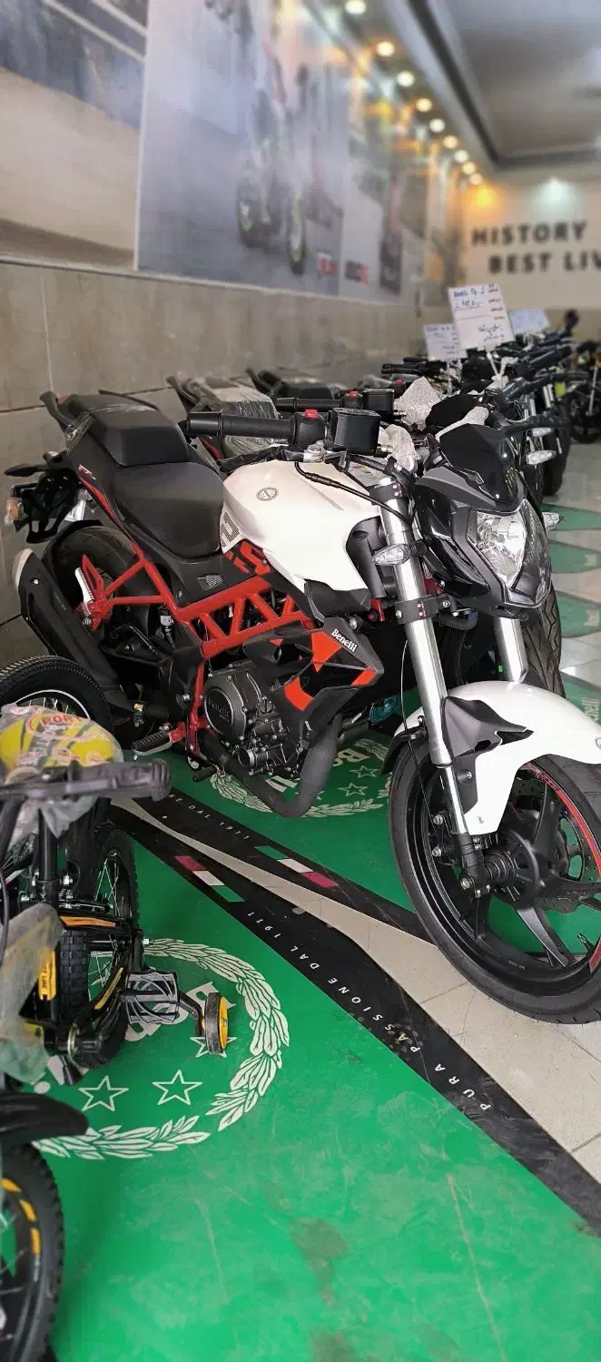 فروش ویژه بنلی 250|موتورسیکلت|خمین, |دیوار