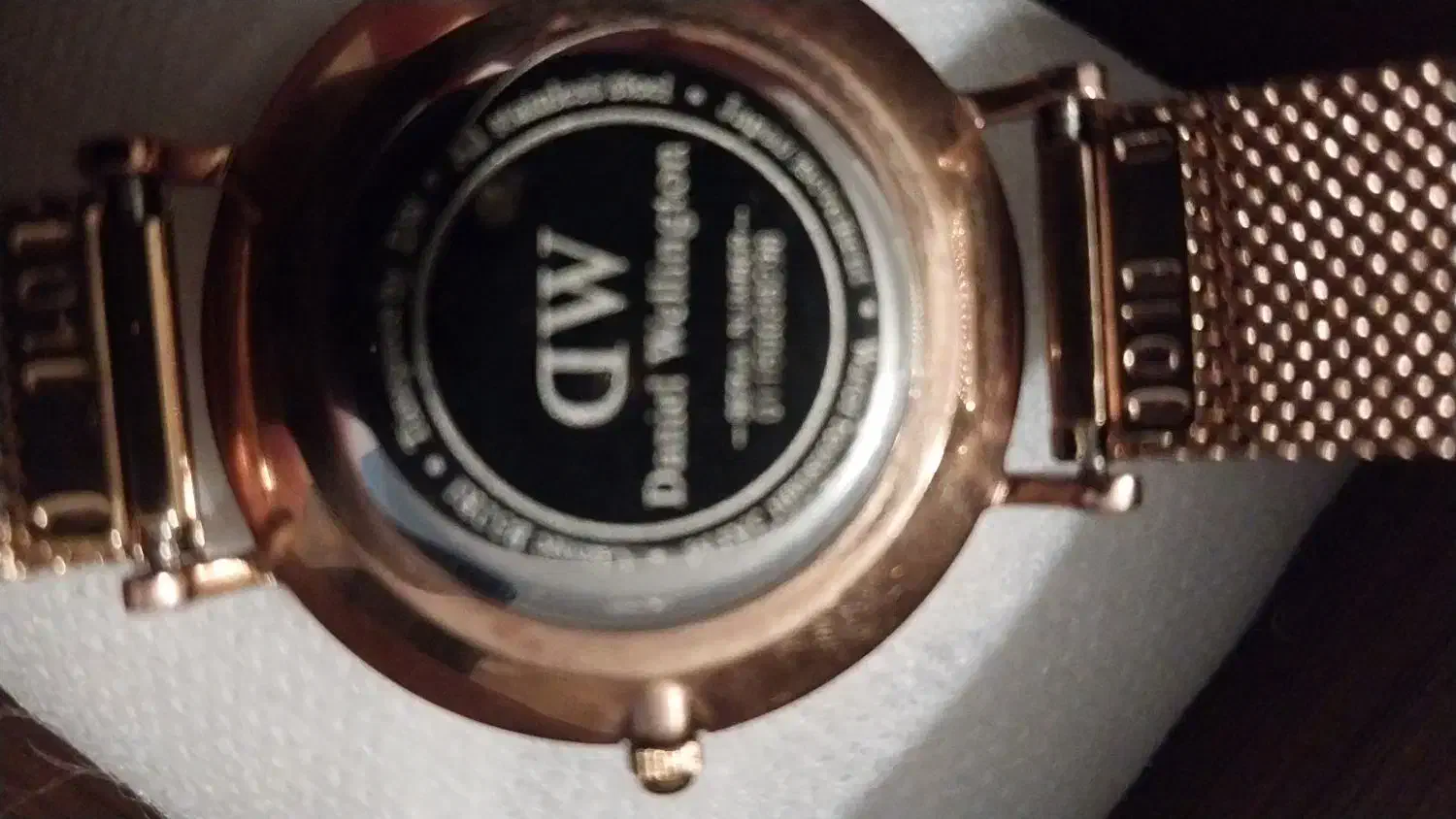 ساعت ولینگتون|ساعت|هشتگرد, فاز ۳ مهستان|دیوار