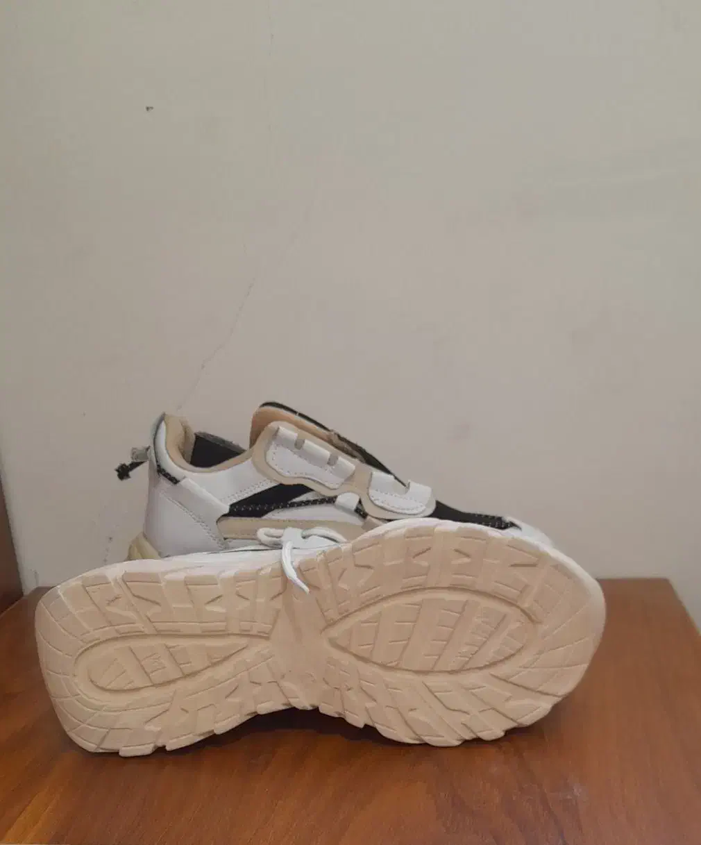 کتونی کاملا نو|کیف، کفش، کمربند|محمدشهر, شهرک پیام (مهرالبرز)|دیوار