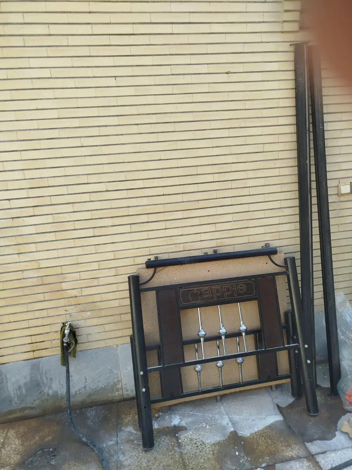 تخت یک نفره تمیز و سالم 2عدد|تشک تختخواب|خمینی‌شهر, |دیوار