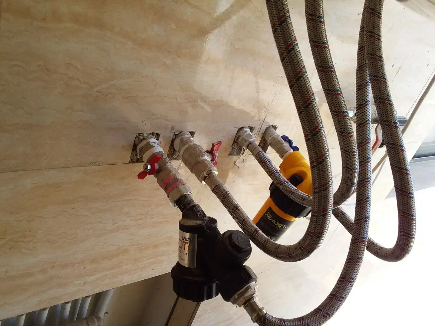 تعمیرات آبگرمکن و پمپ آب و برق|خدمات پیشه و مهارت|بندر گناوه, |دیوار